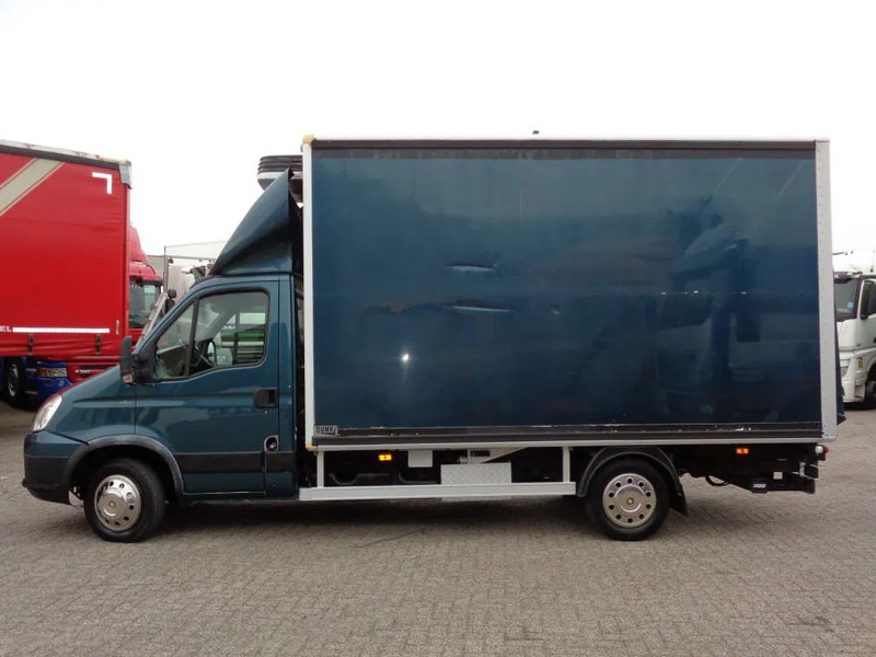 Véhicule utilitaire frigorifique Iveco Daily 50c15 x+ Manual + Carrier + Flower transport + cooling/heating: photos 10