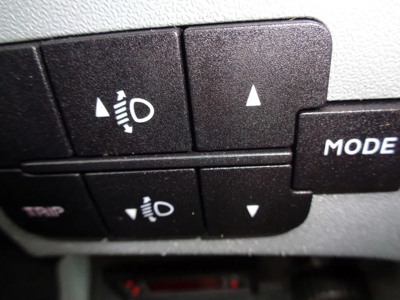 Véhicule utilitaire frigorifique Iveco Daily 50c15 x+ Manual + Carrier + Flower transport + cooling/heating: photos 15