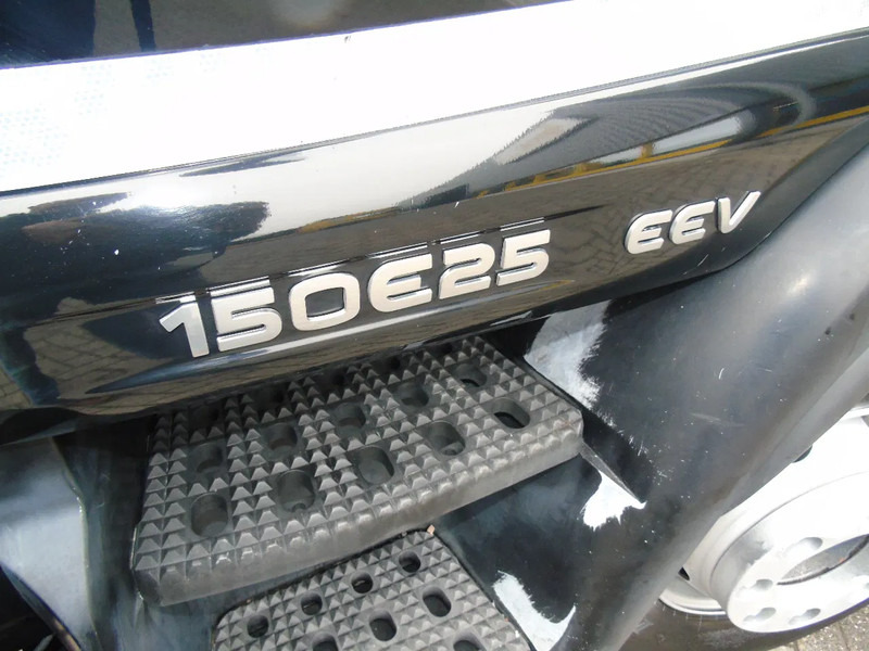 Iveco Eurocargo 150E25 + lift + euro 5 EEV + 3P - Camion fourgon: photos 3 Iveco Eurocargo 150E25 + lift + euro 5 EEV + 3P - Camion fourgon: photos 3