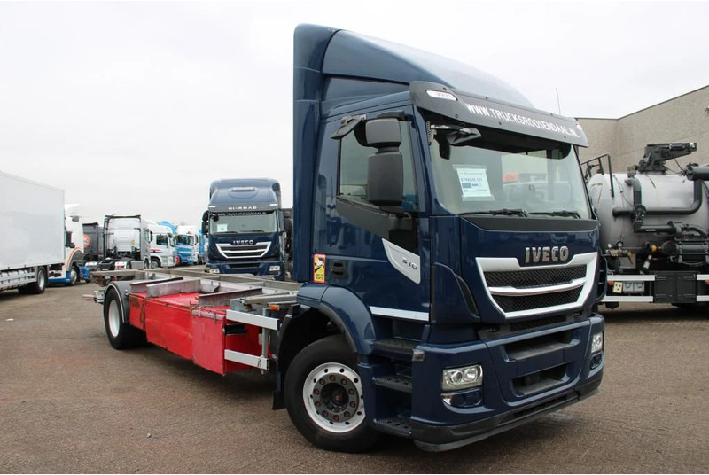 Iveco Stralis 310 + EURO 6 - Châssis cabine: photos 3 Iveco Stralis 310 + EURO 6 - Châssis cabine: photos 3