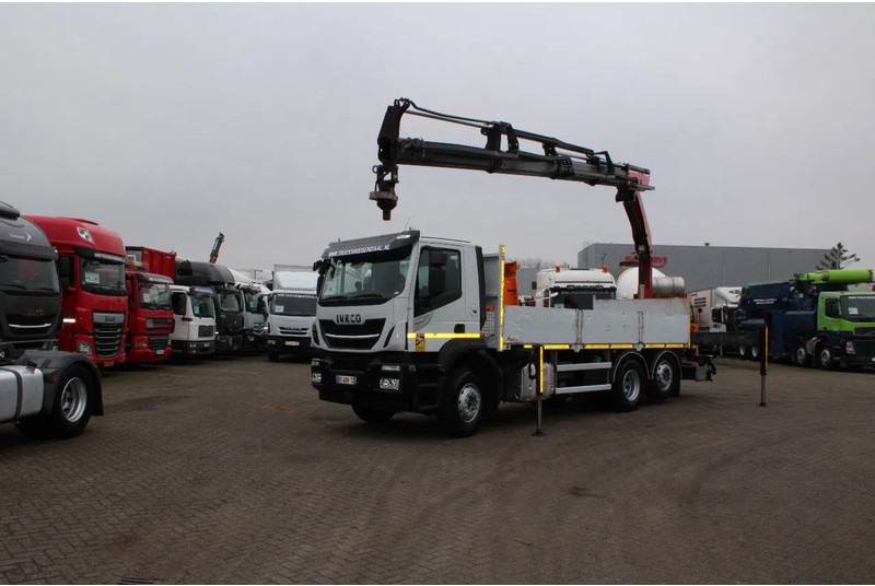 Iveco Stralis 460 + PALFINGER PK23001EH + 6X2 steering + REMOTE + 131KM - Camion grue: photos 3 Iveco Stralis 460 + PALFINGER PK23001EH + 6X2 steering + REMOTE + 131KM - Camion grue: photos 3