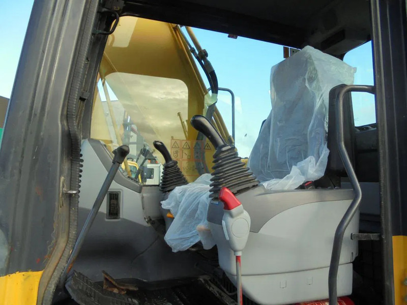 Komatsu PC180LC7K Galeo + Bucket + Hamer functie - Pelle sur chenille: photos 4 Komatsu PC180LC7K Galeo + Bucket + Hamer functie - Pelle sur chenille: photos 4