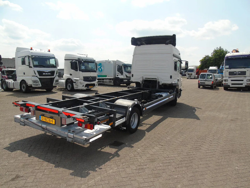 Mercedes-Benz Atego 1218 + EURO 6 + 5 PERS + BDF + LIFT - Camion porte-conteneur/ Caisse mobile: photos 3 Mercedes-Benz Atego 1218 + EURO 6 + 5 PERS + BDF + LIFT - Camion porte-conteneur/ Caisse mobile: photos 3