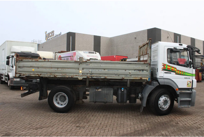 Mercedes-Benz Axor 1833 + tipper + manual - Camion benne: photos 4 Mercedes-Benz Axor 1833 + tipper + manual - Camion benne: photos 4