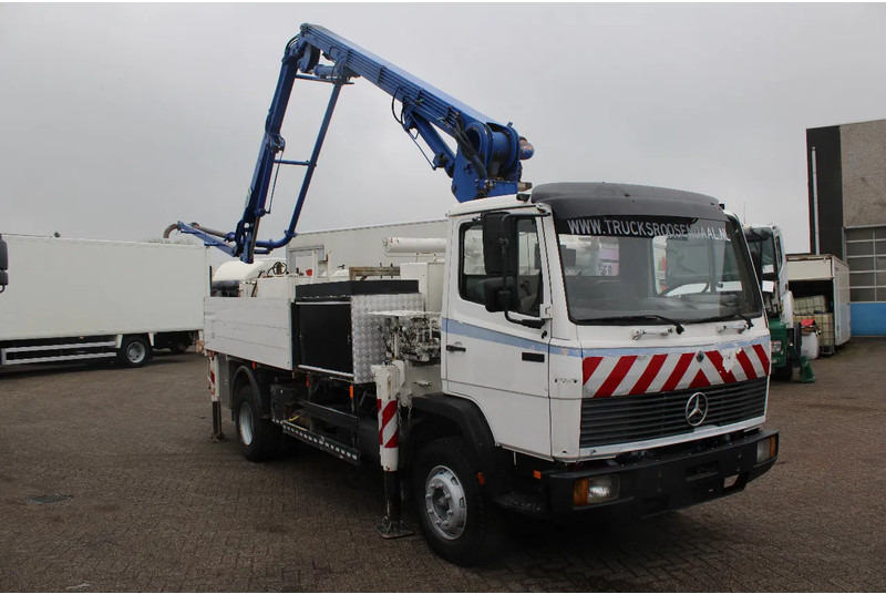 Mercedes-Benz Ecoliner 1320 + 15 meter pomp concrete + manual + EURO 0 - Camion pompe: photos 2 Mercedes-Benz Ecoliner 1320 + 15 meter pomp concrete + manual + EURO 0 - Camion pompe: photos 2