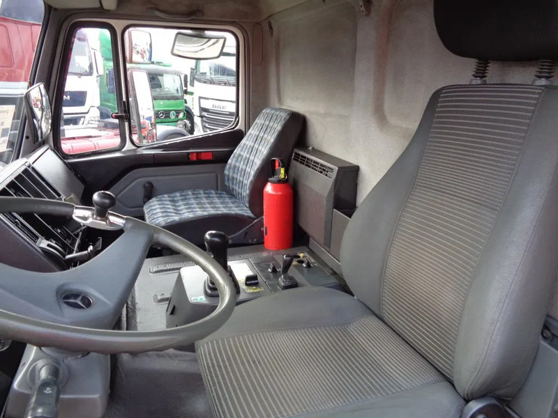 Mercedes-Benz SK 2433 + Semi-Auto + PTO + Serie 14 Crane + 3 pedals - Camion grue: photos 4 Mercedes-Benz SK 2433 + Semi-Auto + PTO + Serie 14 Crane + 3 pedals - Camion grue: photos 4