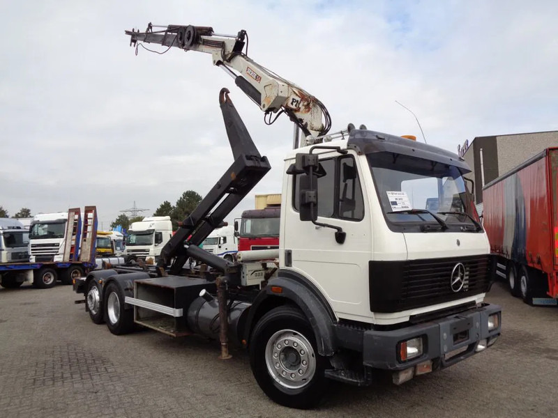 Mercedes-Benz SK 2433 + Semi-Auto + PTO + Serie 14 Crane + 3 pedals - Camion grue: photos 3 Mercedes-Benz SK 2433 + Semi-Auto + PTO + Serie 14 Crane + 3 pedals - Camion grue: photos 3