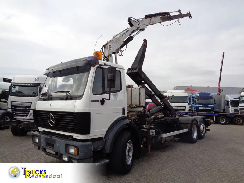 Mercedes-Benz SK 2433 + Semi-Auto + PTO + Serie 14 Crane + 3 pedals - Camion - système de câble, Camion grue: photos 1 Mercedes-Benz SK 2433 + Semi-Auto + PTO + Serie 14 Crane + 3 pedals - Camion - système de câble, Camion grue: photos 1