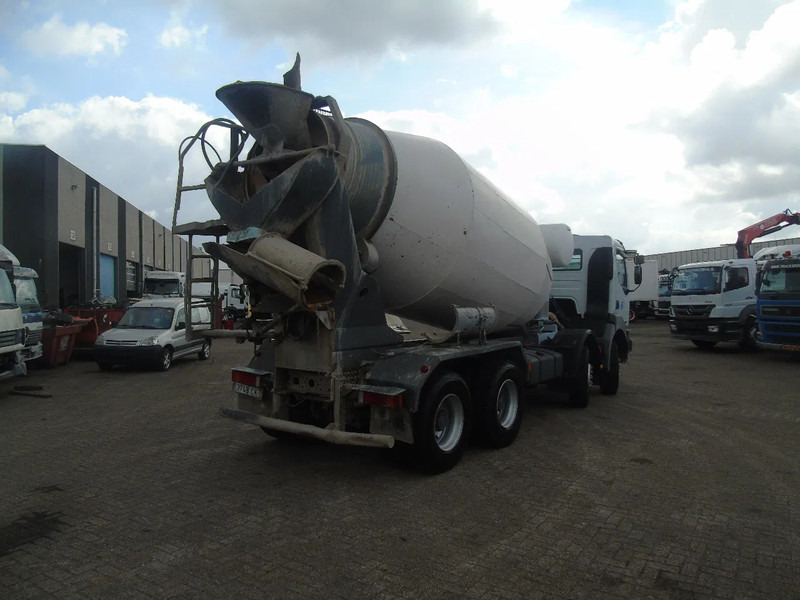 Renault Kerax 420 + 8x4 + manual + spring + 10m3 - Camion malaxeur: photos 3 Renault Kerax 420 + 8x4 + manual + spring + 10m3 - Camion malaxeur: photos 3