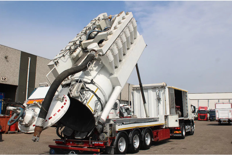 Stokota ECOTA + 16.600 LITER + VOLVO ENGINE S/P + TIPPER / VACUUM WITTIG - Semi-remorque citerne: photos 3 Stokota ECOTA + 16.600 LITER + VOLVO ENGINE S/P + TIPPER / VACUUM WITTIG - Semi-remorque citerne: photos 3