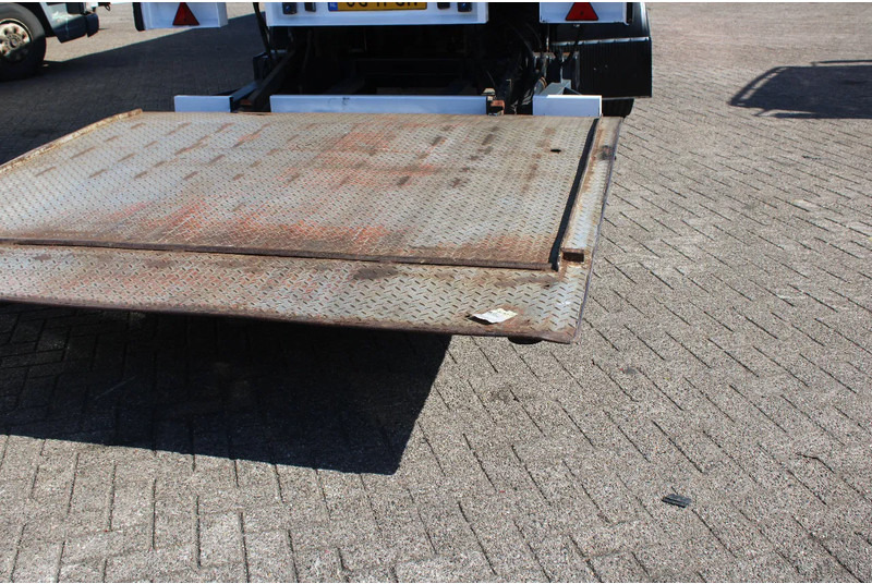 Semi-remorque fourgon Tracon 2x alu axle + lift: photos 7