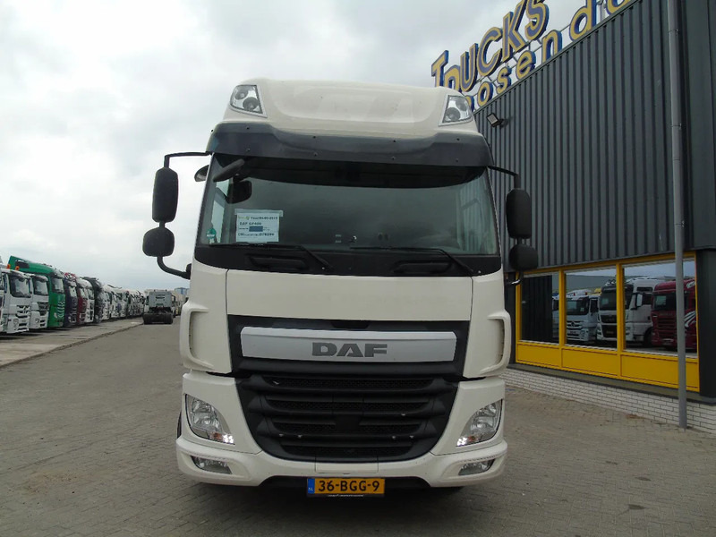 Tracteur routier DAF CF 400: photos 9