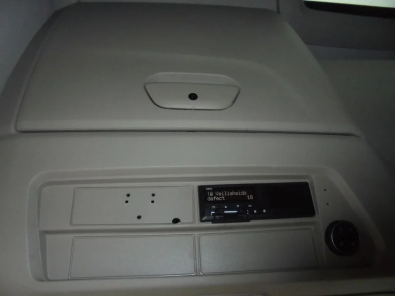 Tracteur routier Iveco S-WAY 460+ Euro 6 + LNG + CNG + Retarder: photos 13