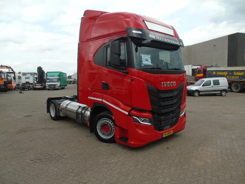 Iveco S-WAY 460 + LNG + 10 PIECES IN STOCK - Tracteur routier: photos 2 Iveco S-WAY 460 + LNG + 10 PIECES IN STOCK - Tracteur routier: photos 2