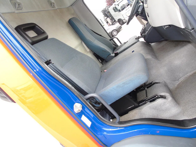 Camion fourgon Volvo FL 260 + 18T + LIFT: photos 11