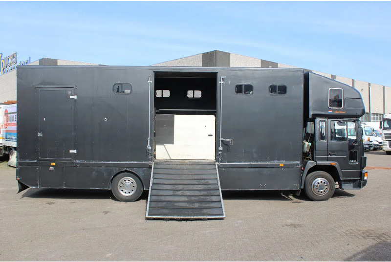 Volvo FL 614 + MANUAL + EURO 0 - Camion chevaux: photos 2 Volvo FL 614 + MANUAL + EURO 0 - Camion chevaux: photos 2