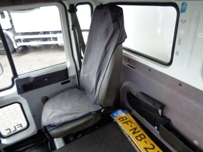 Volvo FLC + Manual + Horse transport - Camion chevaux: photos 4 Volvo FLC + Manual + Horse transport - Camion chevaux: photos 4