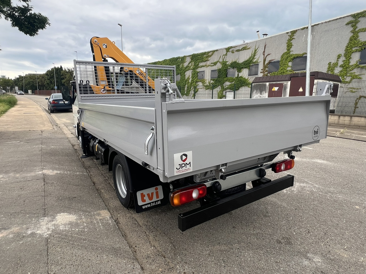 FUSO 35 3S - Camion grue: photos 5 FUSO 35 3S - Camion grue: photos 5