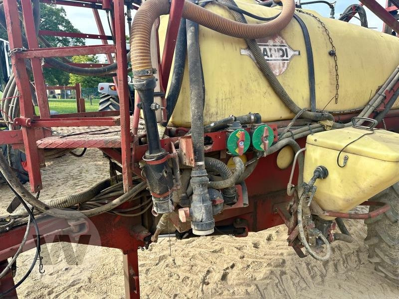 Hardi Commander 2600 - Pulvérisateur traîné: photos 5 Hardi Commander 2600 - Pulvérisateur traîné: photos 5