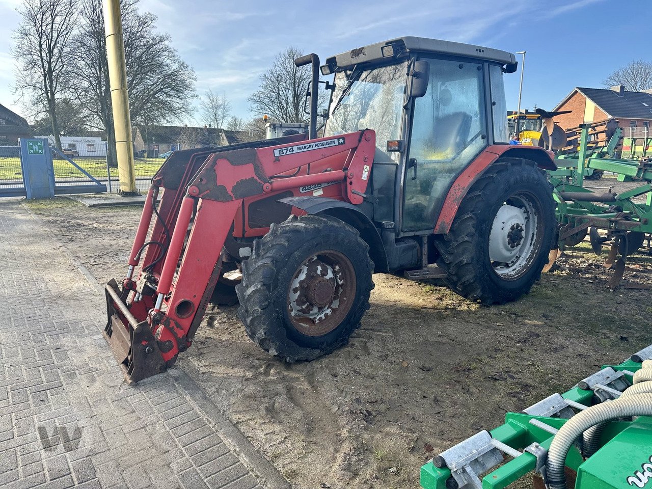 Massey Ferguson 4235 - Tracteur agricole: photos 2 Massey Ferguson 4235 - Tracteur agricole: photos 2