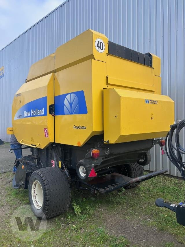 New Holland BR 7070 - Presse à balles rondes: photos 5 New Holland BR 7070 - Presse à balles rondes: photos 5