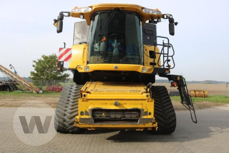 New Holland CR 9090 SCR - Moissonneuse-batteuse: photos 3 New Holland CR 9090 SCR - Moissonneuse-batteuse: photos 3
