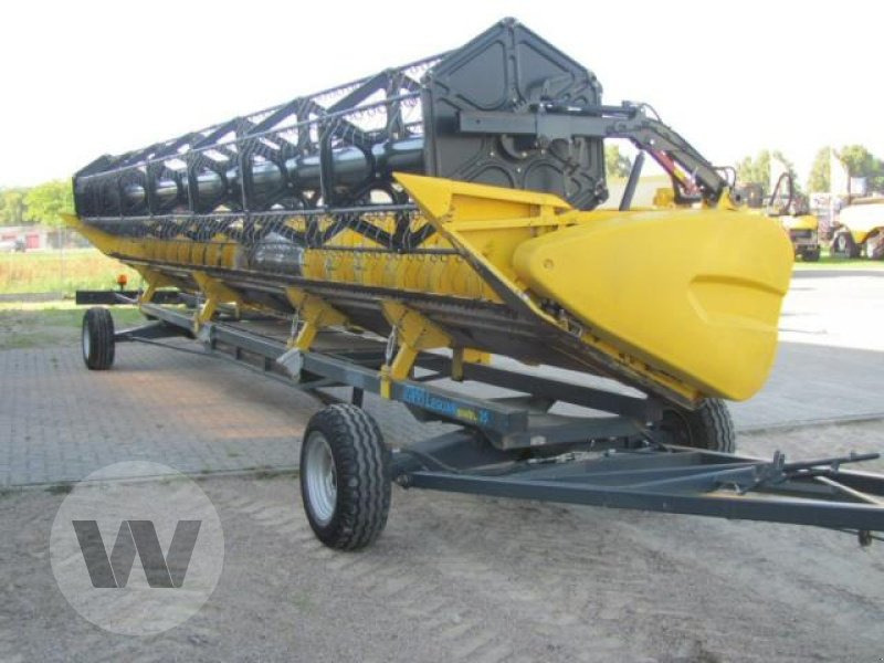 New Holland CR 9090 SCR - Moissonneuse-batteuse: photos 3 New Holland CR 9090 SCR - Moissonneuse-batteuse: photos 3