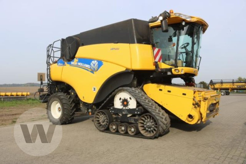 New Holland CR 9090 SCR - Moissonneuse-batteuse: photos 5 New Holland CR 9090 SCR - Moissonneuse-batteuse: photos 5