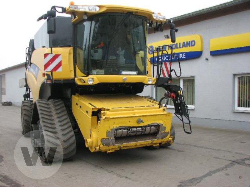 New Holland CR 9090 SCR - Moissonneuse-batteuse: photos 2 New Holland CR 9090 SCR - Moissonneuse-batteuse: photos 2