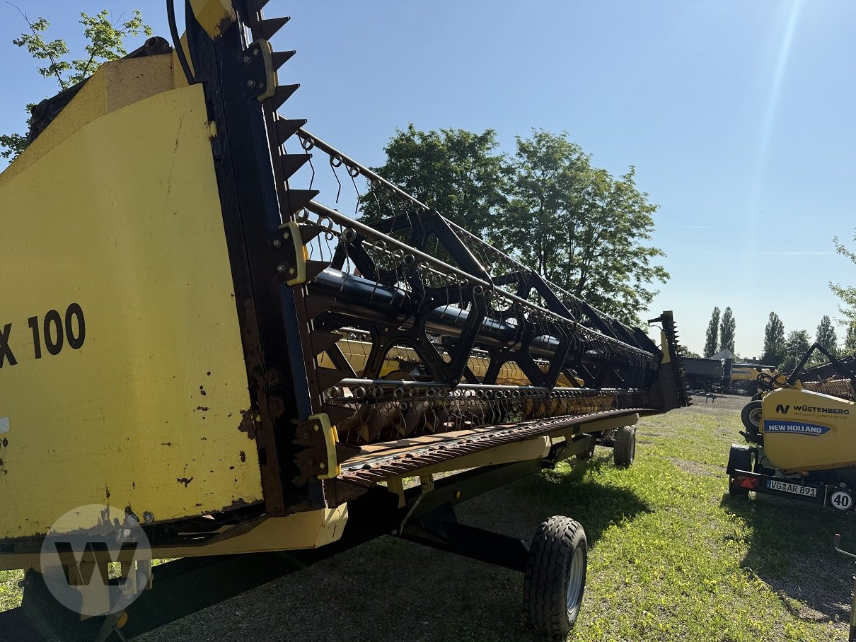 New Holland CX 8090 - Moissonneuse-batteuse: photos 4 New Holland CX 8090 - Moissonneuse-batteuse: photos 4