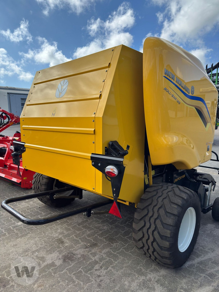 New Holland RB 125 RC - Presse à balles rondes: photos 2 New Holland RB 125 RC - Presse à balles rondes: photos 2