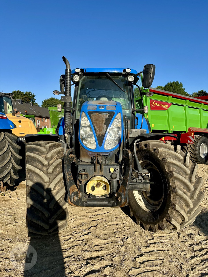 New Holland T 7.210 - Tracteur agricole: photos 3 New Holland T 7.210 - Tracteur agricole: photos 3