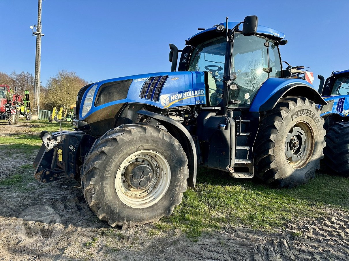 New Holland T 8.360 - Tracteur agricole: photos 4 New Holland T 8.360 - Tracteur agricole: photos 4