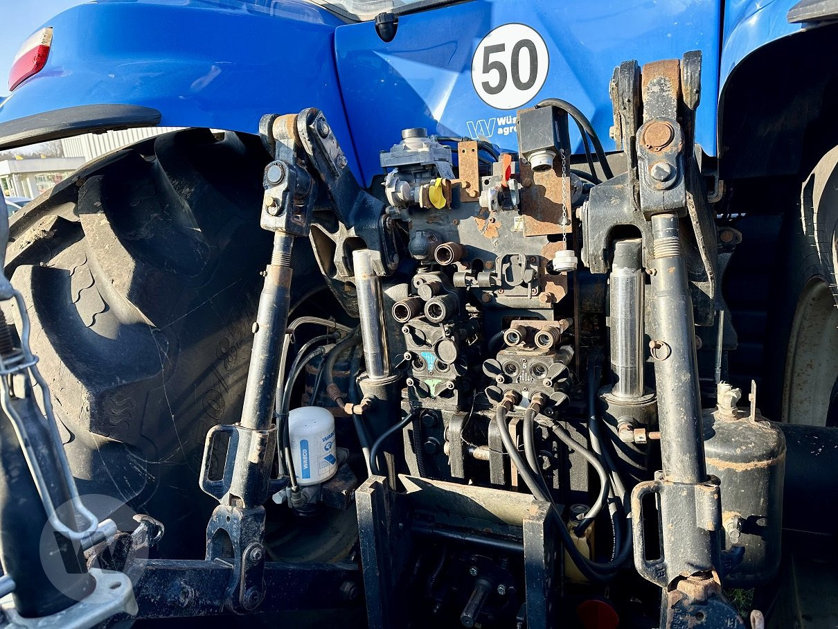 Tracteur agricole New Holland T 8.360: photos 10 Tracteur agricole New Holland T 8.360: photos 10