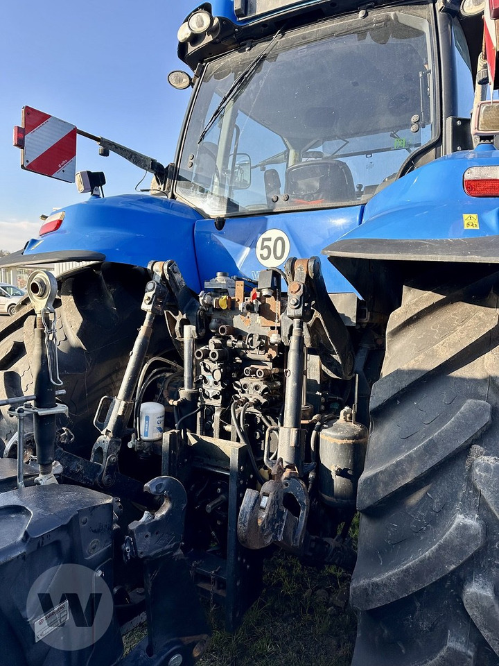 Tracteur agricole New Holland T 8.360: photos 9 Tracteur agricole New Holland T 8.360: photos 9