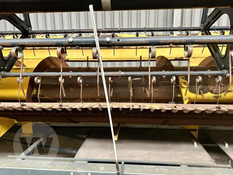 New Holland VARIFEED 35V - Moissoneuse: photos 5 New Holland VARIFEED 35V - Moissoneuse: photos 5