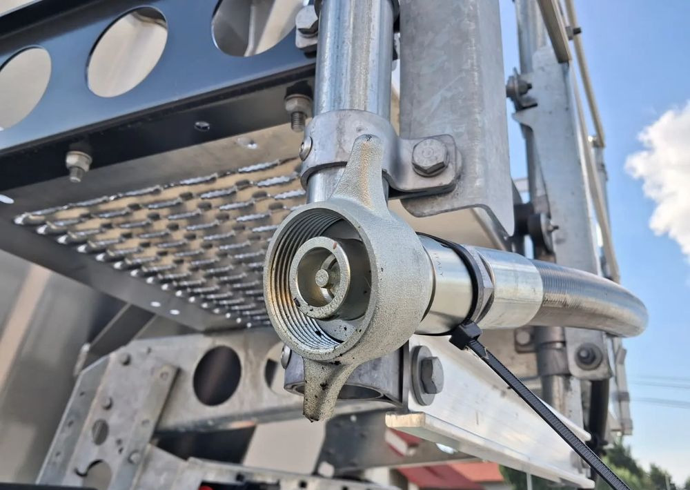 Schmitz Cargobull Wywrotka stalowa 25m3, Klapa zewnętrzna - Semi-remorque benne: photos 4 Schmitz Cargobull Wywrotka stalowa 25m3, Klapa zewnętrzna - Semi-remorque benne: photos 4