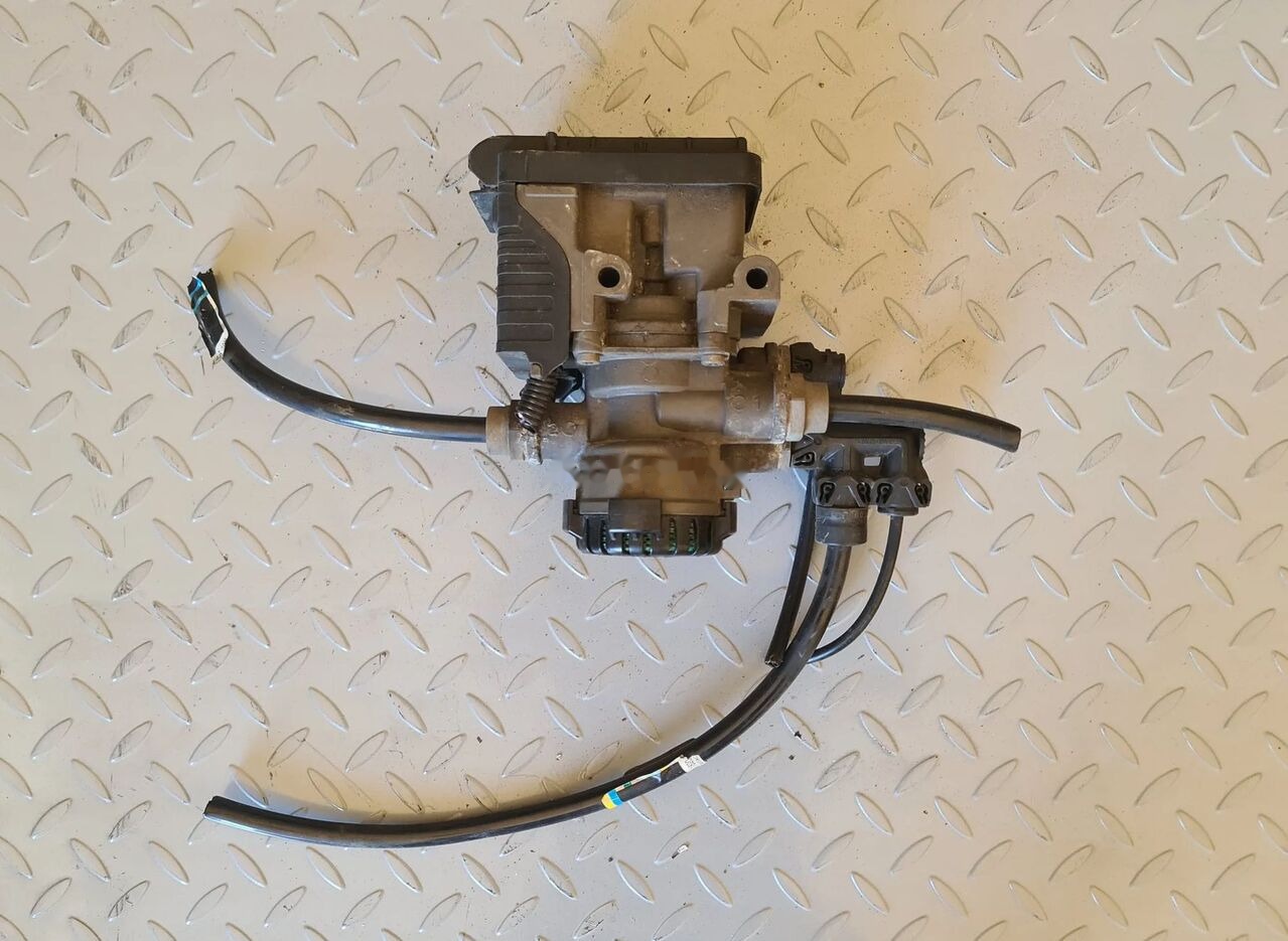 Knorr-Bremse 21114974 K029246 VOLVO FH4 FM4 RENAULT RANGE T truck - Valve de frein pour Camion: photos 2 Knorr-Bremse 21114974 K029246 VOLVO FH4 FM4 RENAULT RANGE T truck - Valve de frein pour Camion: photos 2