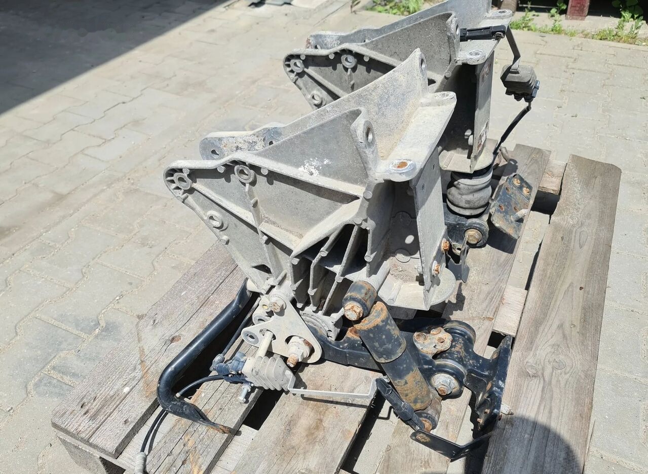Łapa wywrotu kabiny wywrot lewy prawy Renault PREMIUM DXI truck - Amortisseurs pour Camion: photos 3 Łapa wywrotu kabiny wywrot lewy prawy Renault PREMIUM DXI truck - Amortisseurs pour Camion: photos 3