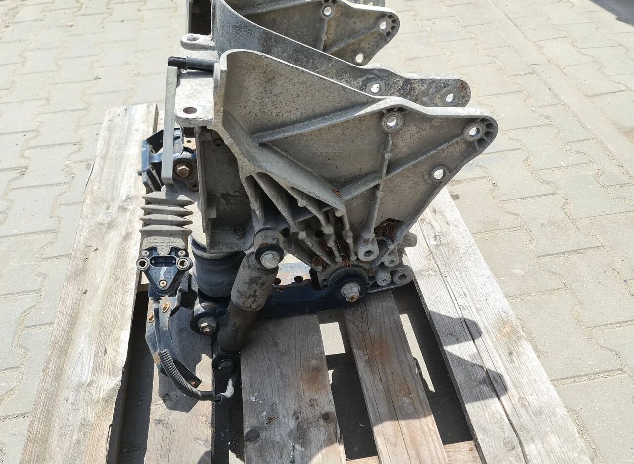Łapa wywrotu kabiny wywrot lewy prawy Renault PREMIUM DXI truck - Amortisseurs pour Camion: photos 2 Łapa wywrotu kabiny wywrot lewy prawy Renault PREMIUM DXI truck - Amortisseurs pour Camion: photos 2