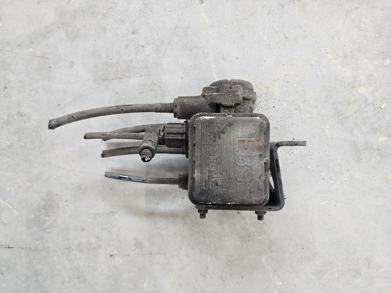 MAN TGX TGS / EBS VALVE / 81523016213 - Valve de frein: photos 1 MAN TGX TGS / EBS VALVE / 81523016213 - Valve de frein: photos 1