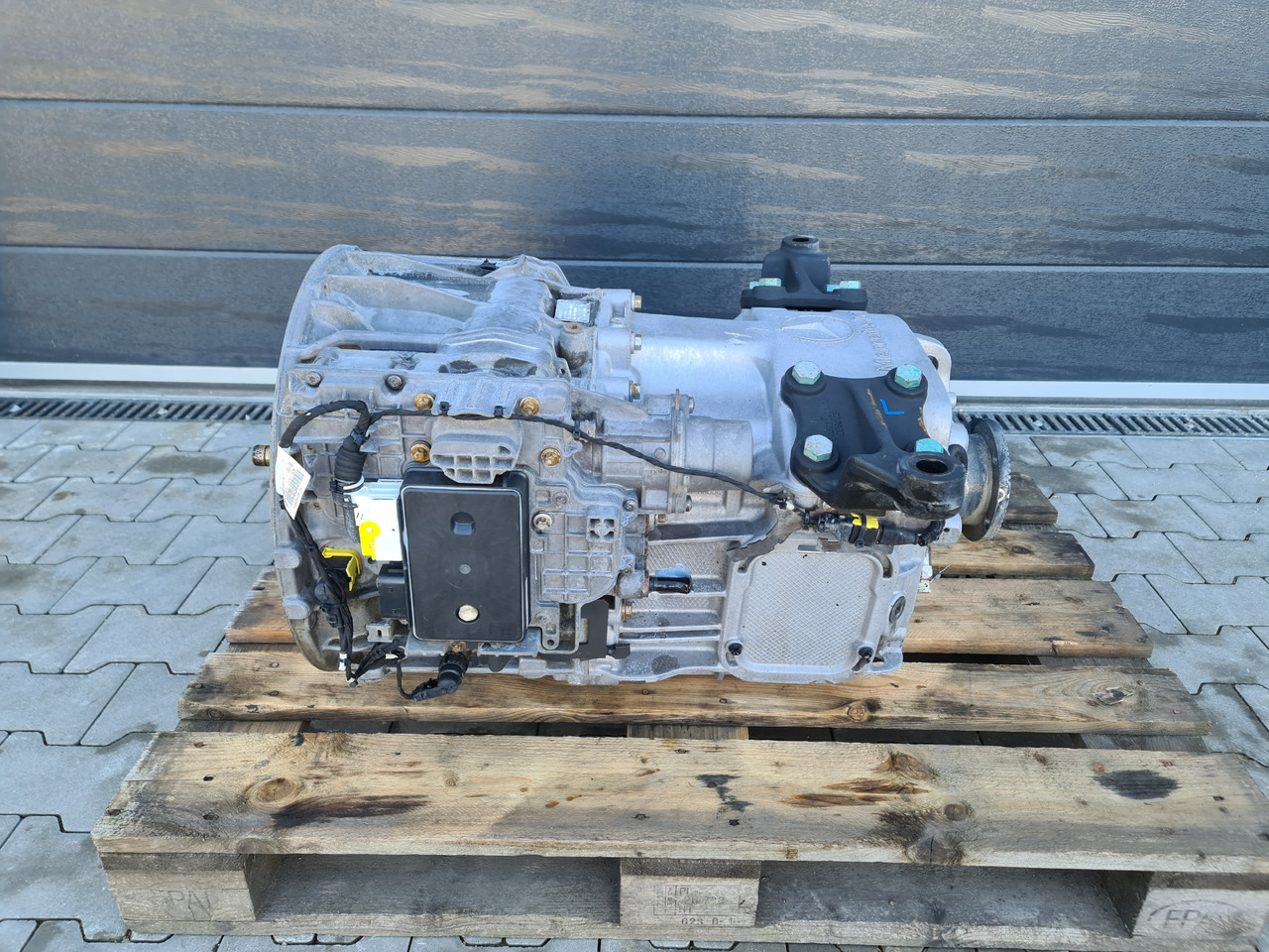 MERCEDES ATEGO ANTOS / COMPLETE GEARBOX / G140-8 / WORLDWIDE DELIVERY - Boîte de vitesse: photos 1 MERCEDES ATEGO ANTOS / COMPLETE GEARBOX / G140-8 / WORLDWIDE DELIVERY - Boîte de vitesse: photos 1