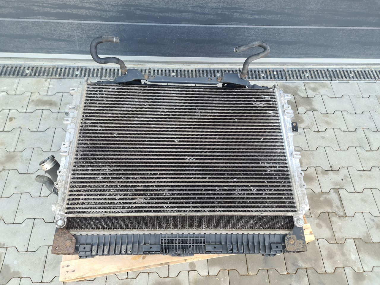 MERCEDES ATEGO ANTOS / EURO 6 / COOLER SET / INTERCOOLER / WATER COOLER / WORLDWIDE DELIVERY - Radiateur: photos 3 MERCEDES ATEGO ANTOS / EURO 6 / COOLER SET / INTERCOOLER / WATER COOLER / WORLDWIDE DELIVERY - Radiateur: photos 3