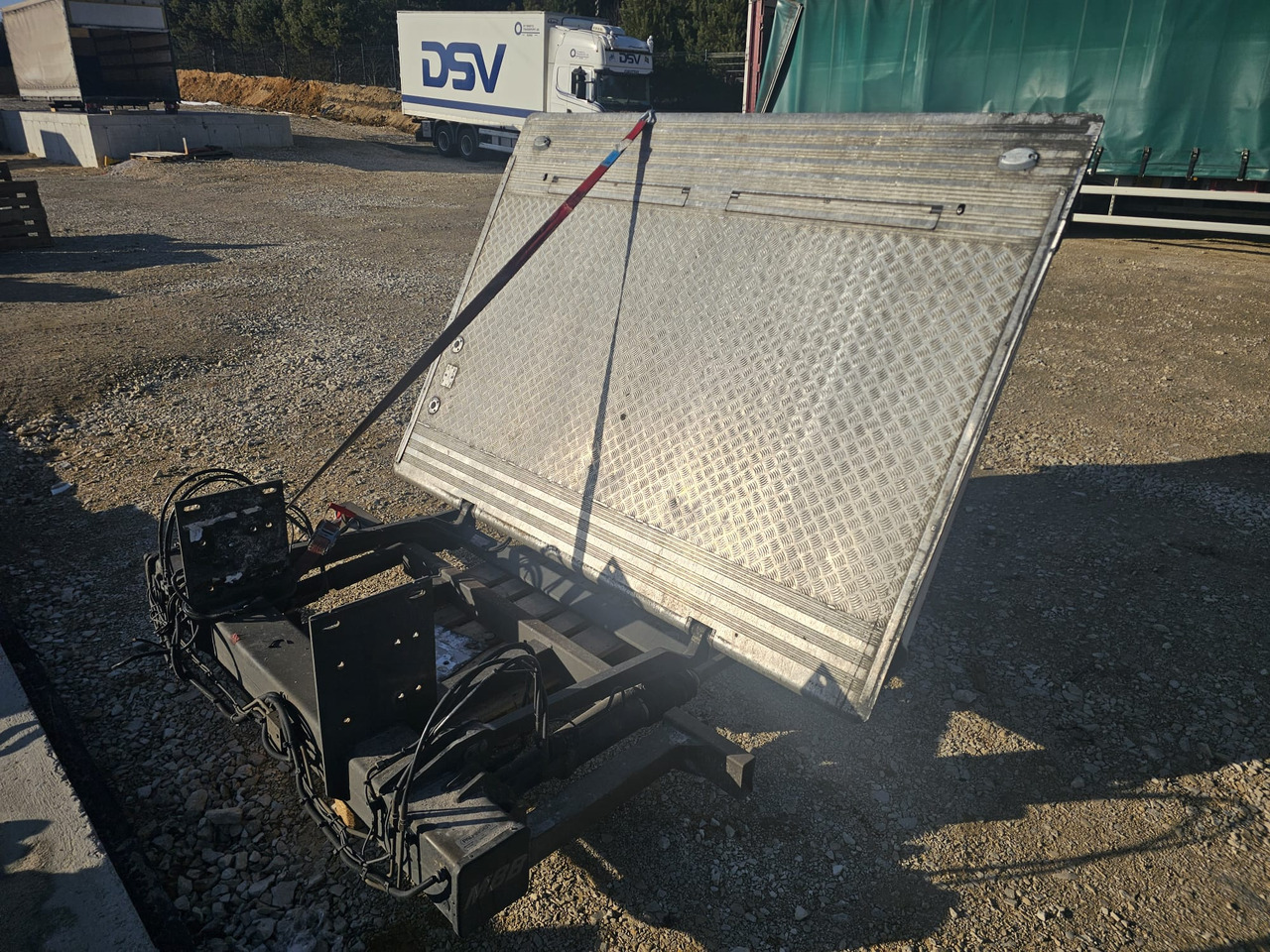 Carrosserie bâchee MERCEDES ATEGO / SPIER complete body + PALGINGER 1500kg ALU TAIL LIFT: photos 10