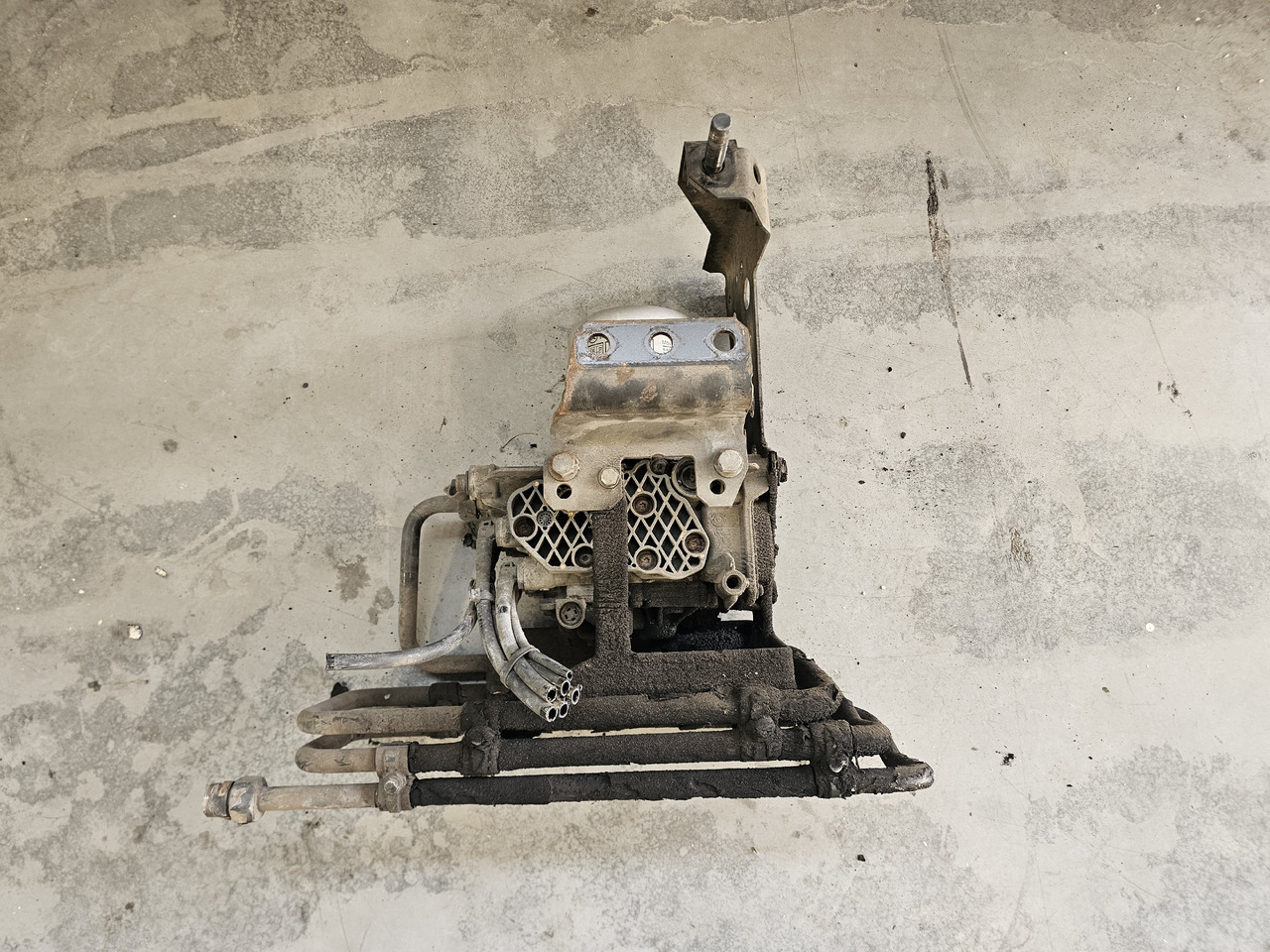 MERCEDES-BENZ ACTROS MP4 EURO 6 / AIR DRYIER / A0014460364 / K078214 - Valve de frein: photos 3 MERCEDES-BENZ ACTROS MP4 EURO 6 / AIR DRYIER / A0014460364 / K078214 - Valve de frein: photos 3