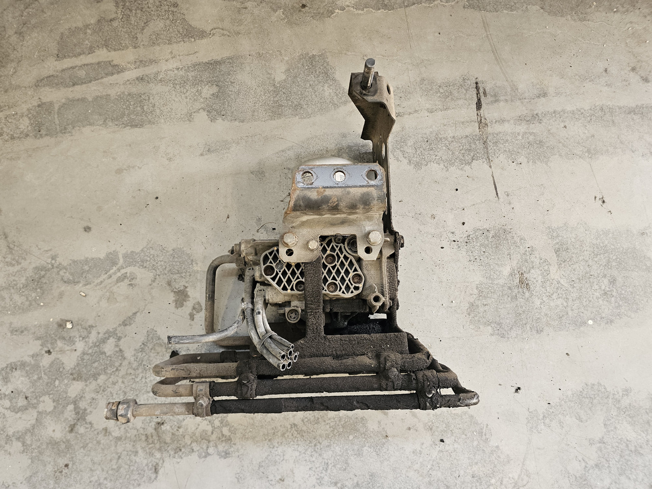 MERCEDES-BENZ ACTROS MP4 EURO 6 / AIR DRYIER / A0014460364 - Valve de frein: photos 2 MERCEDES-BENZ ACTROS MP4 EURO 6 / AIR DRYIER / A0014460364 - Valve de frein: photos 2