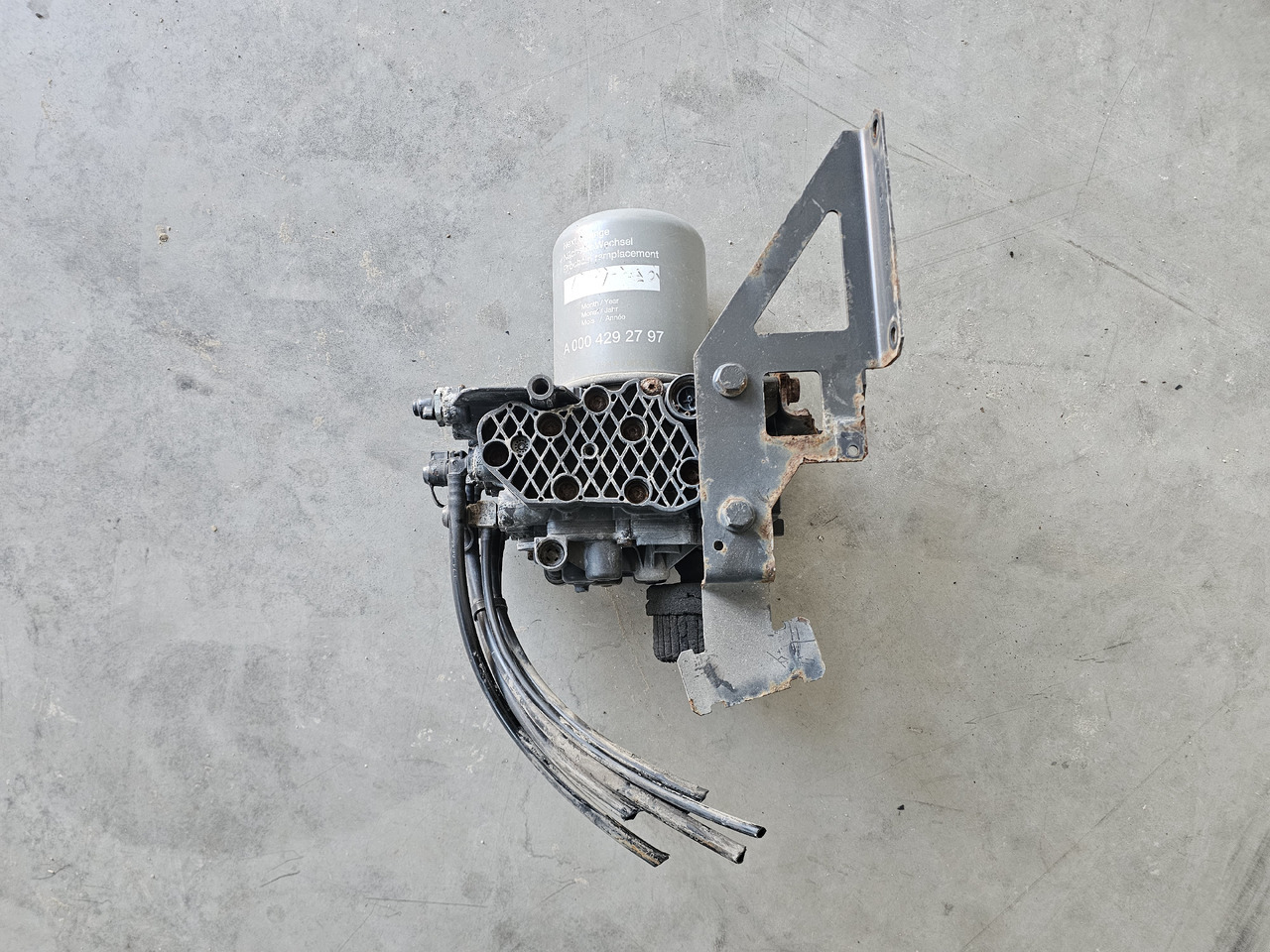 MERCEDES MP4 / AIR DRYIER / K102145 / A0014461964 - Valve de frein: photos 5 MERCEDES MP4 / AIR DRYIER / K102145 / A0014461964 - Valve de frein: photos 5