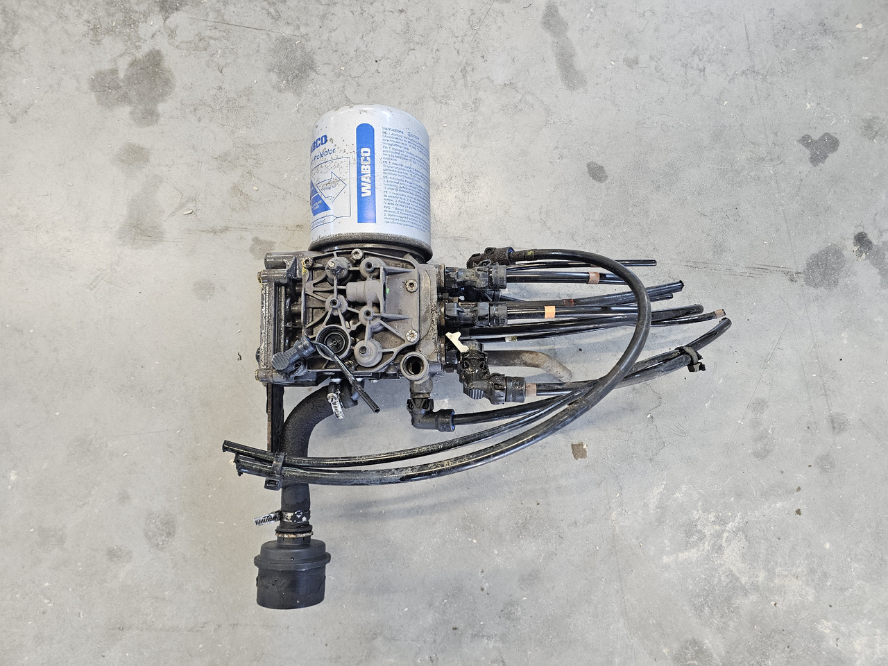 RENAULT AIR DRYIER APM / K087802 / EL1100 - Valve de frein: photos 2 RENAULT AIR DRYIER APM / K087802 / EL1100 - Valve de frein: photos 2