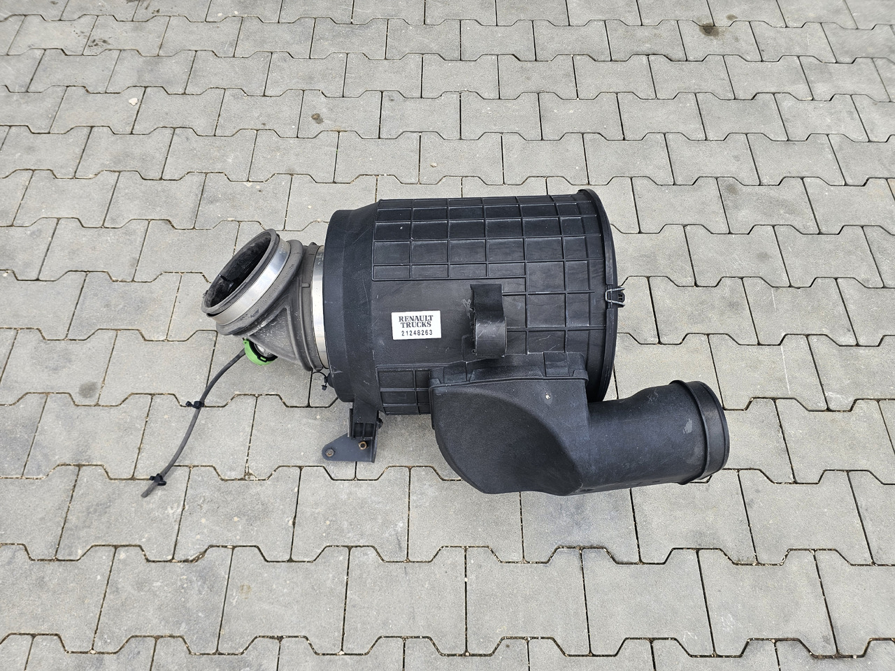 RENAULT RANGE T / AIR FILTER HOUSING / 21248263 - Filtre à air: photos 1 RENAULT RANGE T / AIR FILTER HOUSING / 21248263 - Filtre à air: photos 1