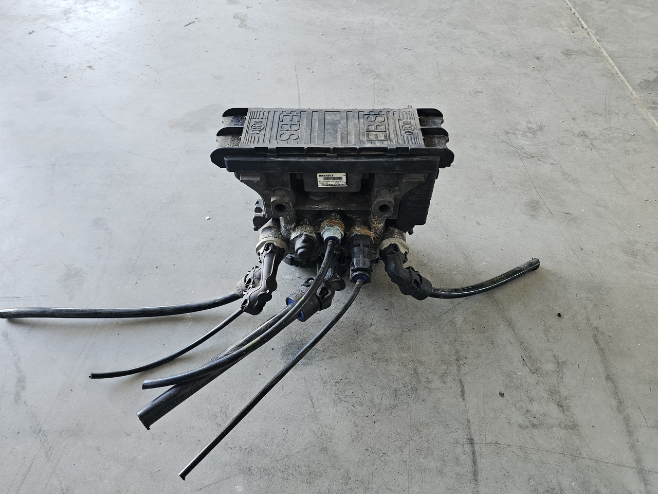 RENAULT RANGE T / REAR EBS VALVE / K102266 22225566 - Valve de frein: photos 3 RENAULT RANGE T / REAR EBS VALVE / K102266 22225566 - Valve de frein: photos 3